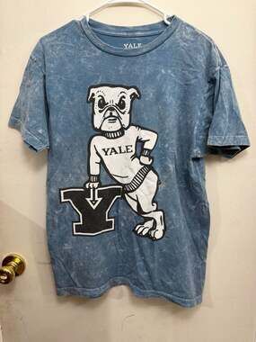 Yale University Handsome Dan Bulldog Acid Wash Graphic T-Shirt Size Medium